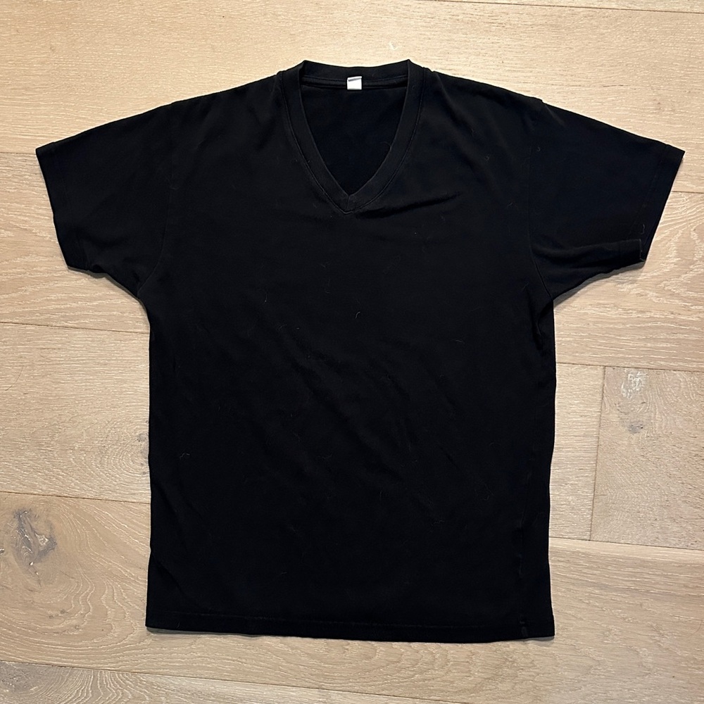 Uniqlo Men's Black V-Neck Tee